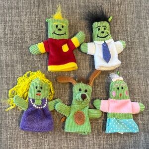 Bick’s Pickles Crunch ‘ems pickle finger puppets